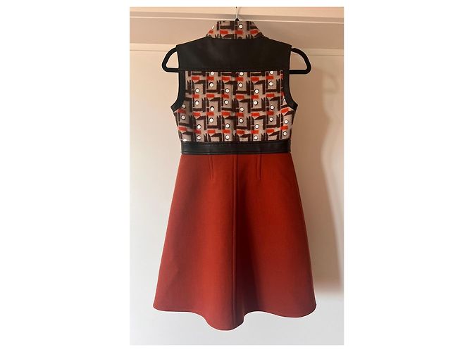 Louis Vuitton Runway Kleid Geometrisches Muster Braun Schwarz Weiß Rot Orange - Ansicht 3