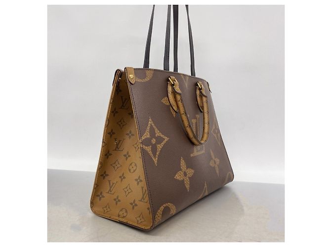 Borsa Tote Louis Vuitton Monogram Giant Reverse OnTheGo MM Marrone - vista 2