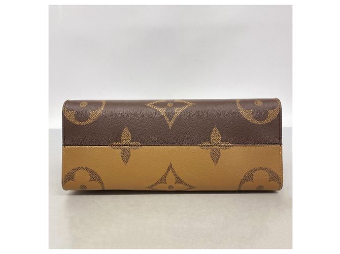 Borsa Tote Louis Vuitton Monogram Giant Reverse OnTheGo MM Marrone - vista 3