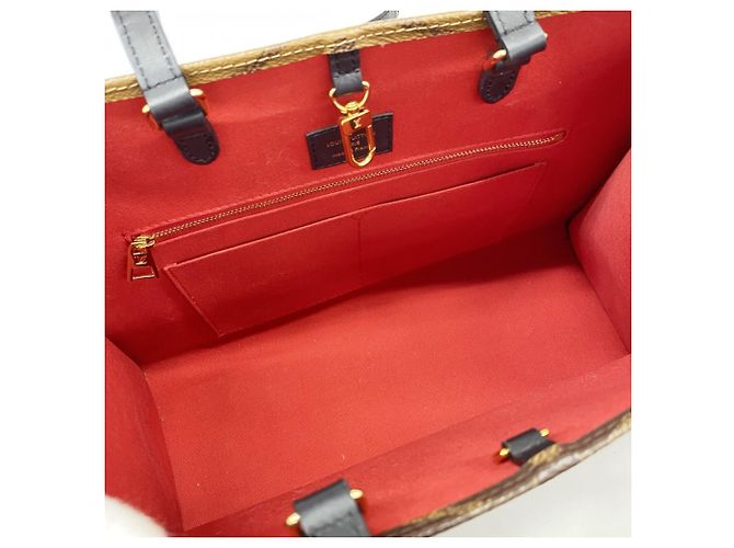 Borsa Tote Louis Vuitton Monogram Giant Reverse OnTheGo MM Marrone - vista 4