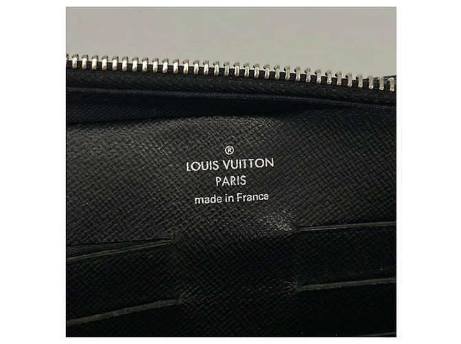 Clutch Louis Vuitton Taiga Pavel Grigio - vista 5