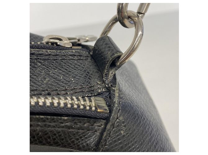 Clutch Louis Vuitton Taiga Pavel Grigio - vista 9