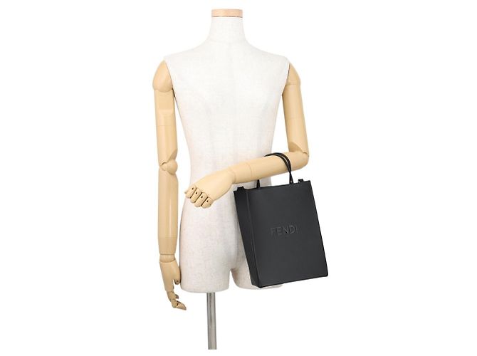 Fendi Handtasche aus schwarzem Leder - Ansicht 4