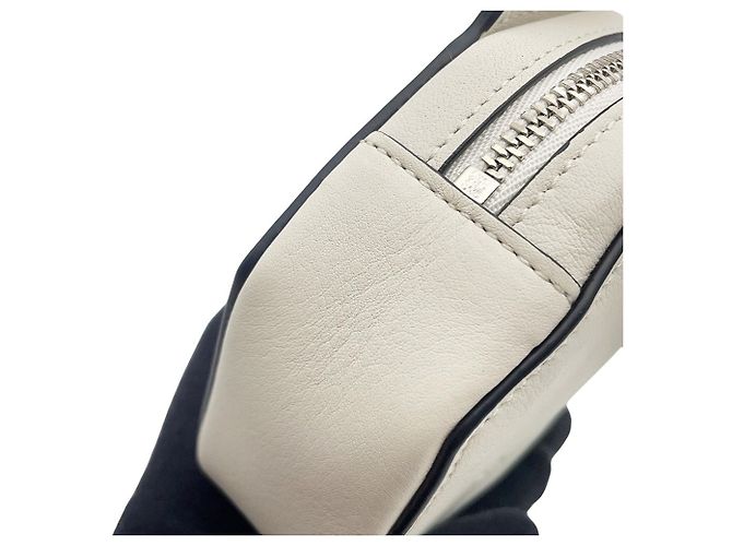 Borsa a mano compatta in pelle Loewe Hammock Bianco - vista 10