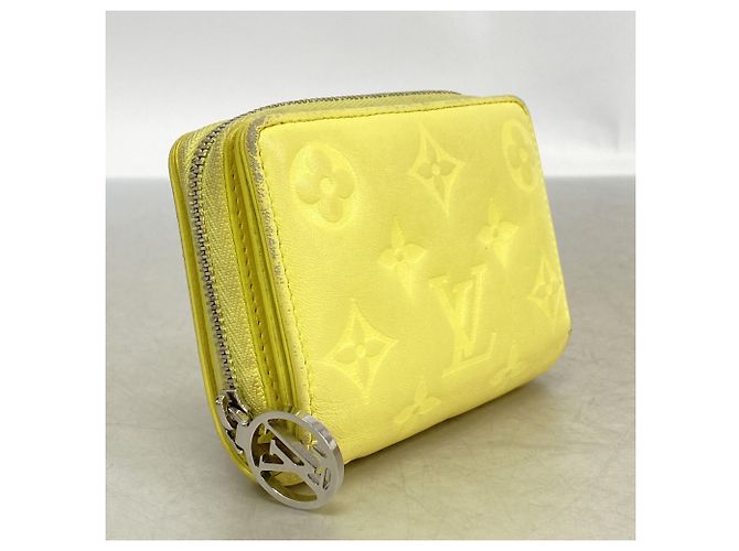 Louis Vuitton Monogram Coussin Portefeuille Lou Wallet Giallo - vista 2