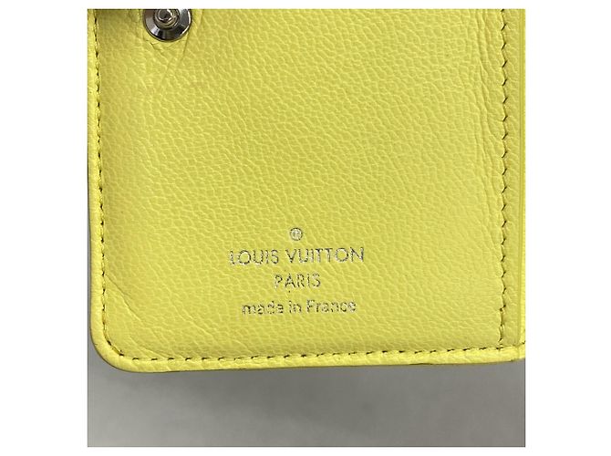 Louis Vuitton Monogram Coussin Portefeuille Lou Wallet Giallo - vista 4