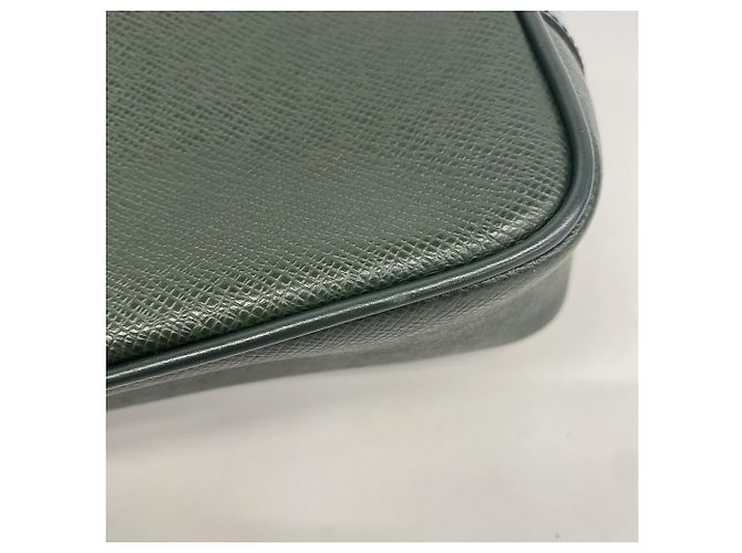 Clutch Louis Vuitton Taiga Kalga - vista 8