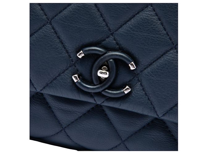 Chanel Blue Quilted Calfskin Frame in Chain Flap Blu navy - vista 5