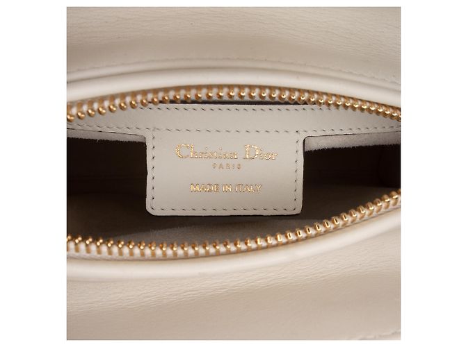 Lady Dior in pelle di vitello liscia bianca con ricami e perline Toile de Jouy, misura Medium Bianco - vista 5