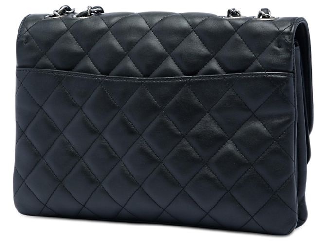 Chanel Black Quilted Lambskin CC Round Clasp Accordion Flap Nero - vista 2