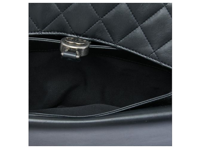 Chanel Black Quilted Lambskin CC Round Clasp Accordion Flap Nero - vista 4
