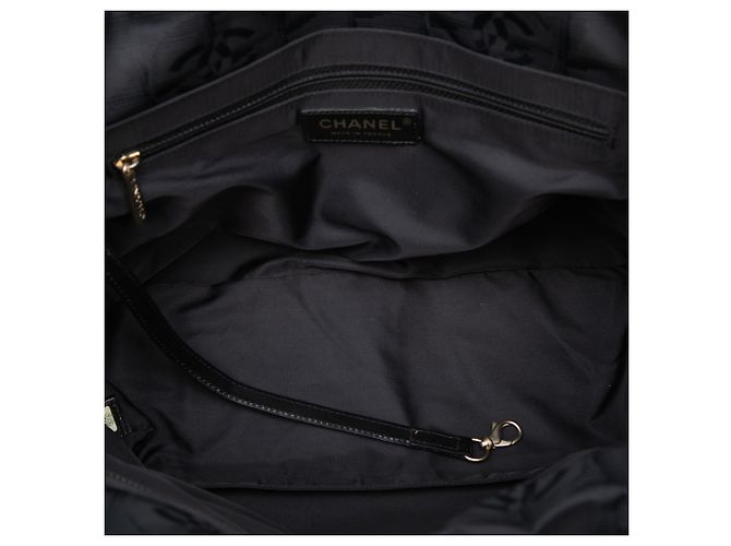 Tote in nylon Chanel Black New Travel Line Nero - vista 4