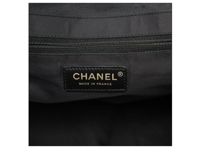 Tote in nylon Chanel Black New Travel Line Nero - vista 5