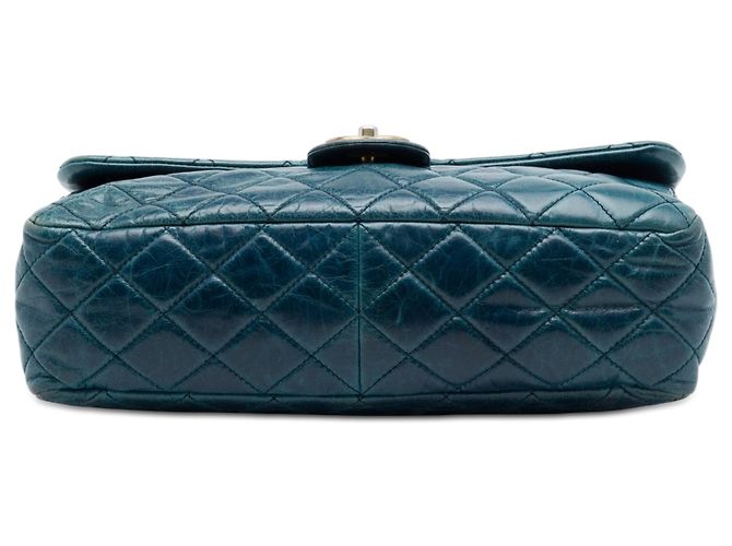 Chanel Blue Medium Glazed Calfskin Castle Rock Top Handle Flap - vista 3