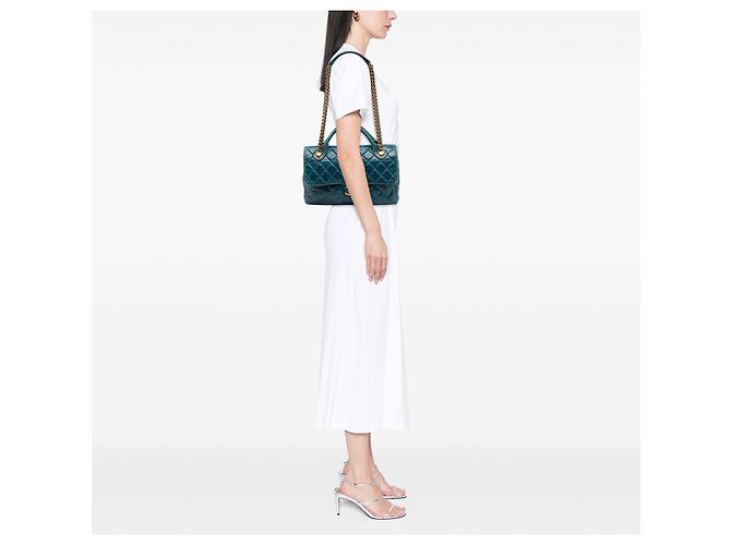Chanel Blue Medium Glazed Calfskin Castle Rock Top Handle Flap - vista 7