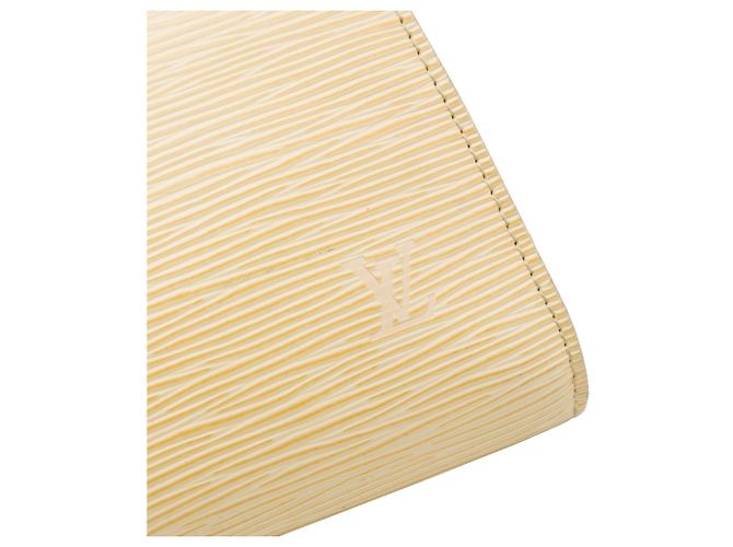 Louis Vuitton Pochette Accessoires en Epi jaune - vue 5