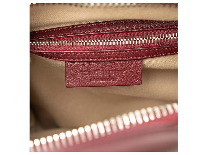 Sac Antigona en peau de chevreau Sugar rouge de Givenchy, petite taille - vue 5