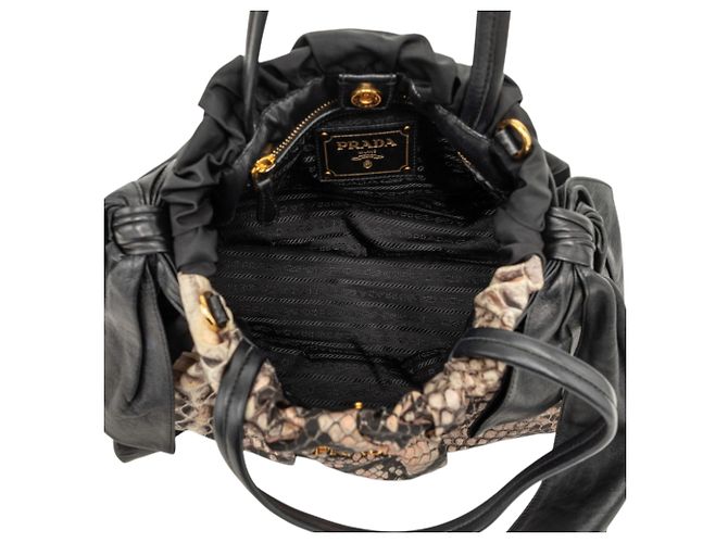 Bow Borsa Prada Black Tessuto con Stampa Pitone e Fiocco Nero - vista 4
