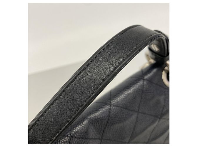 Timeless Chanel Matelassé Schultertasche mit Kette Schwarz - Ansicht 9