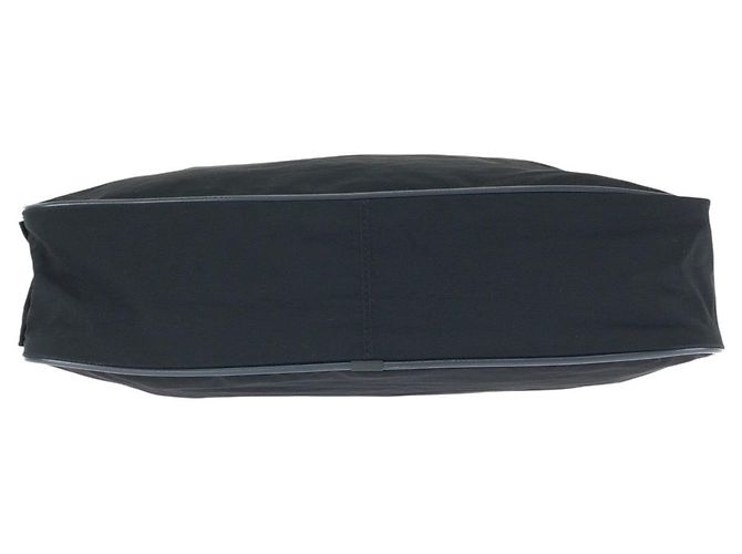 Prada Nylon Schultertasche Messenger Schwarz - Ansicht 10