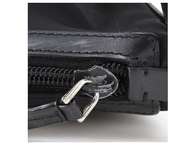 Prada Nylon Schultertasche Schwarz - Ansicht 10