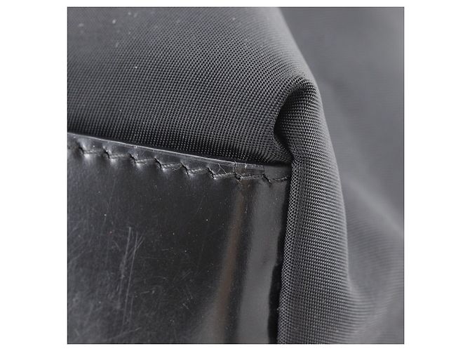 Prada Nylon Schultertasche Schwarz - Ansicht 9