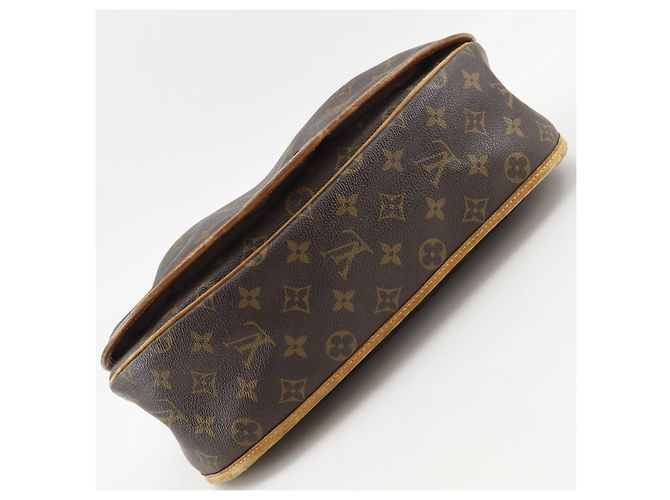 Borsa a tracolla Louis Vuitton Menilmontant Monogram Marrone - vista 10