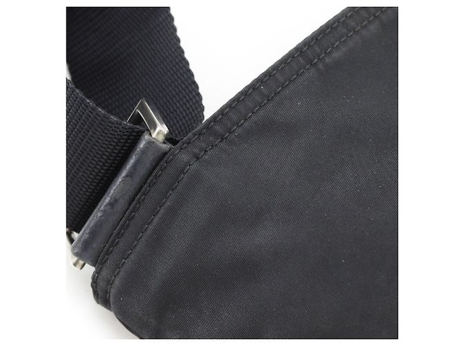 Prada Nylon Schultertasche Schwarz - Ansicht 10