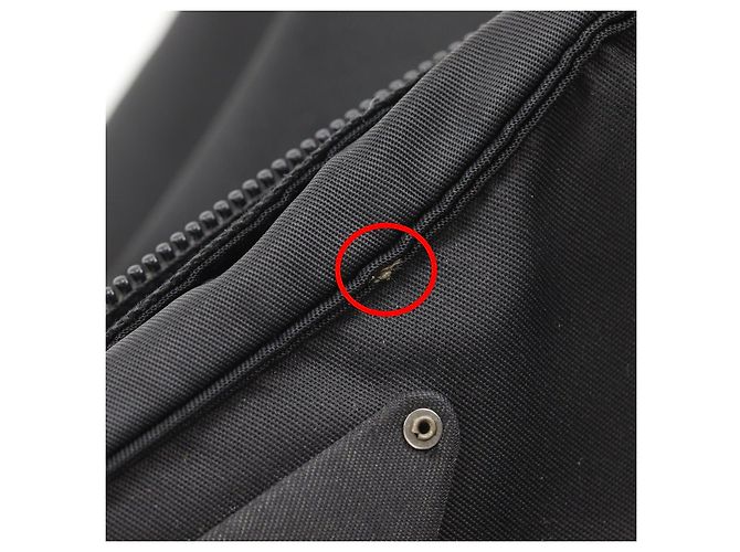 Prada Nylon Schultertasche Schwarz - Ansicht 7