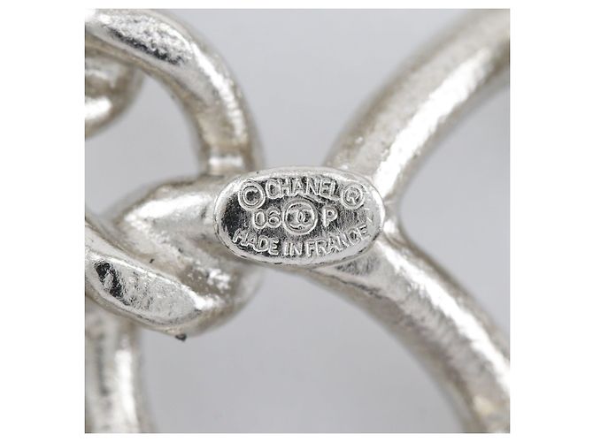 Spilla a catena traforata Chanel Coco Mark Argento Metallico - vista 9