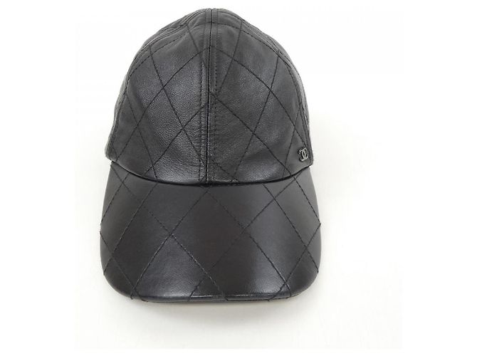 Chanel Cap aus schwarzem Lammleder - Ansicht 2