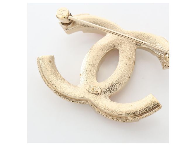 Chanel Coco Mark Brosche Golden Metallisch - vista 4