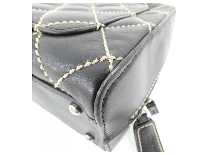 Chanel Wild Stitch Line 18121 Handbag Black Beige - view 3
