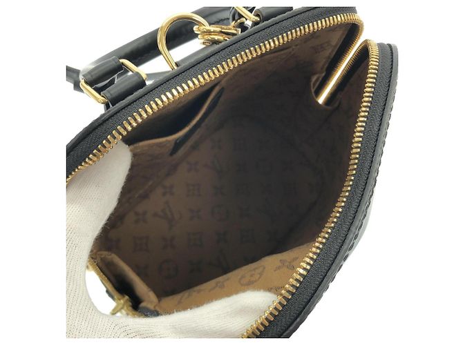 Zaino Louis Vuitton Epi Alma M25103 Nero - vista 10