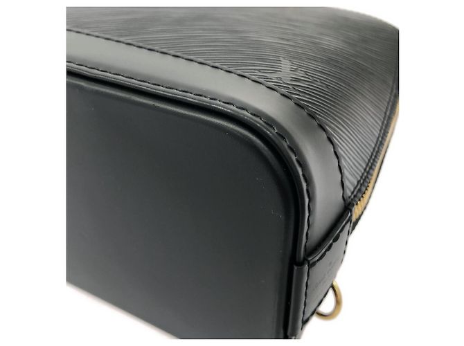 Zaino Louis Vuitton Epi Alma M25103 Nero - vista 3