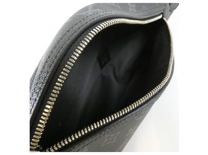 Borsa a tracolla Louis Vuitton Taiga Rama Duo Nero - vista 6