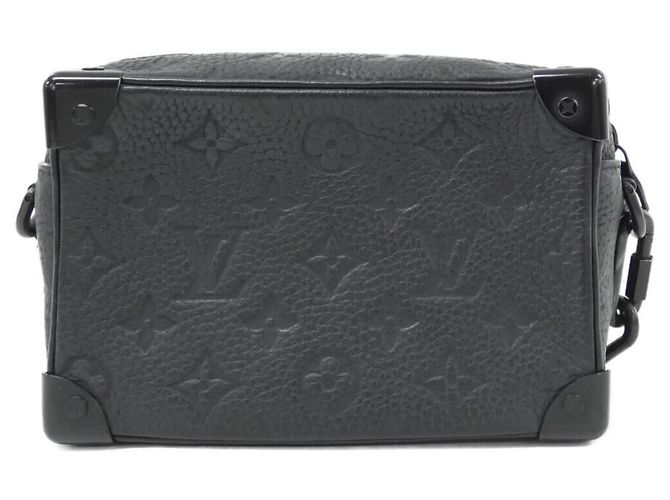 Borsa a tracolla Louis Vuitton Taurillon Monogram Mini Soft Trunk Nero - vista 2