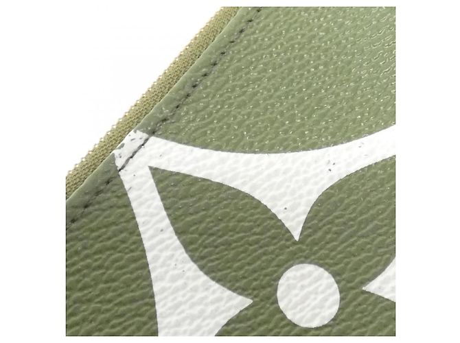 Louis Vuitton Monogram Giant Mini Pochette Accessoires Caqui - vista 5