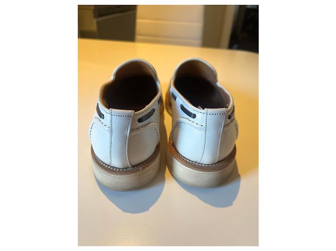 Autre Marque Tricker's Mocassini in pelle bianca con nappine Bianco - vista 3