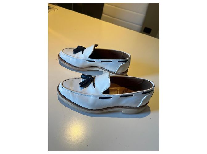 Autre Marque Tricker's Mocassini in pelle bianca con nappine Bianco - vista 4