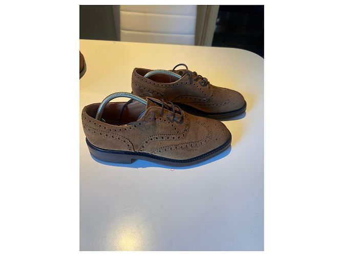Church's Scarpe Stringate Brogue in Camoscio Marrone - vista 4