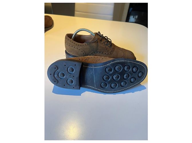 Church's Scarpe Stringate Brogue in Camoscio Marrone - vista 6
