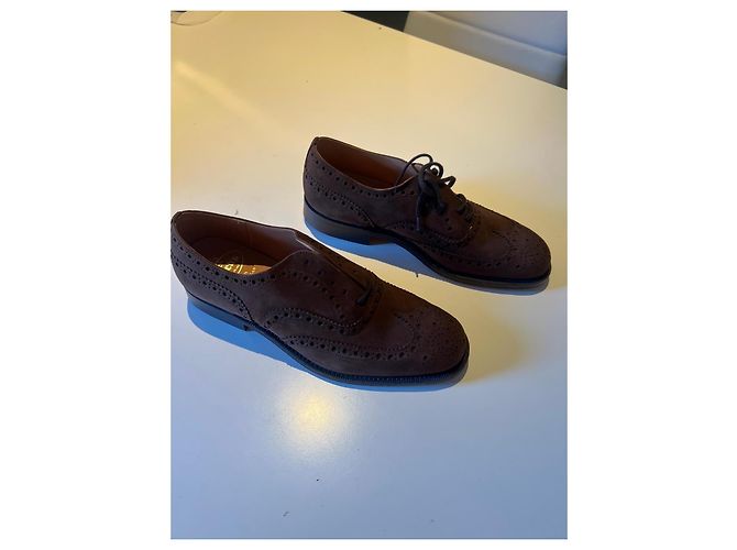 Church's Scarpe Stringate Brogue in Camoscio Marrone - vista 4