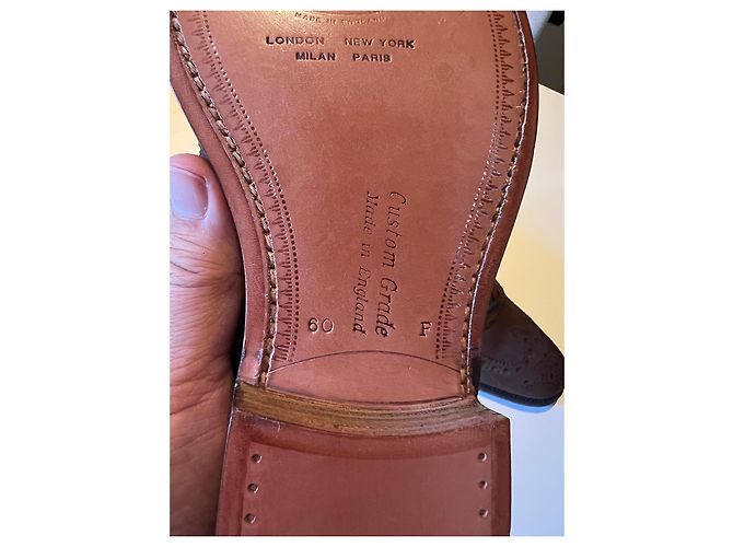 Church's Scarpe Stringate Brogue in Camoscio Marrone - vista 8