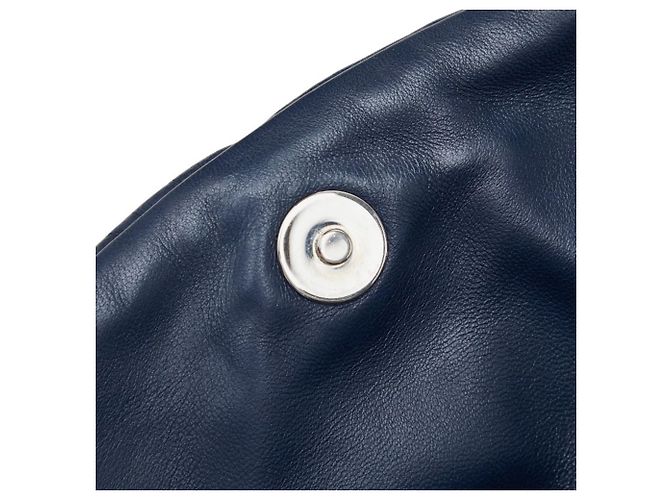Borsa a tracolla Chanel Matelassé Bubble Quilted Blu navy - vista 11