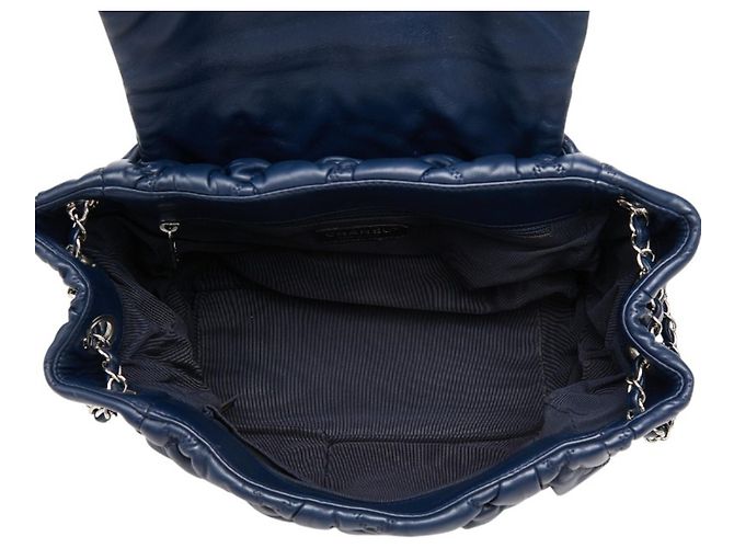 Borsa a tracolla Chanel Matelassé Bubble Quilted Blu navy - vista 12