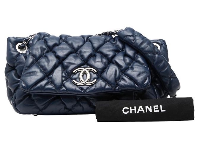 Borsa a tracolla Chanel Matelassé Bubble Quilted Blu navy - vista 15