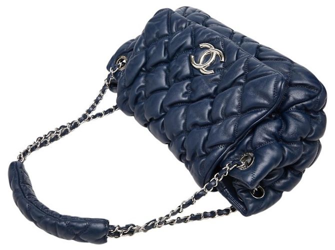 Borsa a tracolla Chanel Matelassé Bubble Quilted Blu navy - vista 4