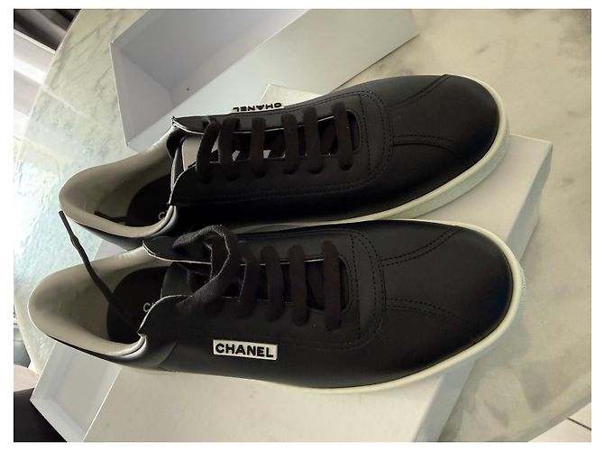 Sneakers Chanel Uniform in pelle nera Nero - vista 2
