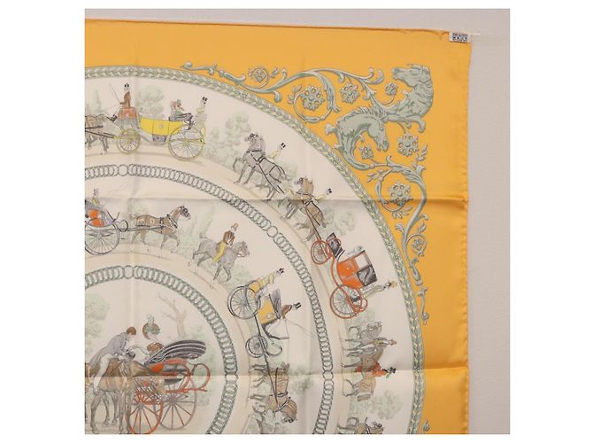 Hermès HERMES Carré 90 Sciarpa "LA PROMENADE DE LONGCHAMPS" Seta Gialla Auth fm5398M Giallo - vista 15